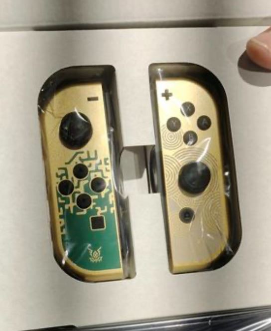 C [Rumor] Leaked pictures of The Legend of Zelda: Tears of the Kingdom Special Edition OLED Switch | VGLeaks 2.0