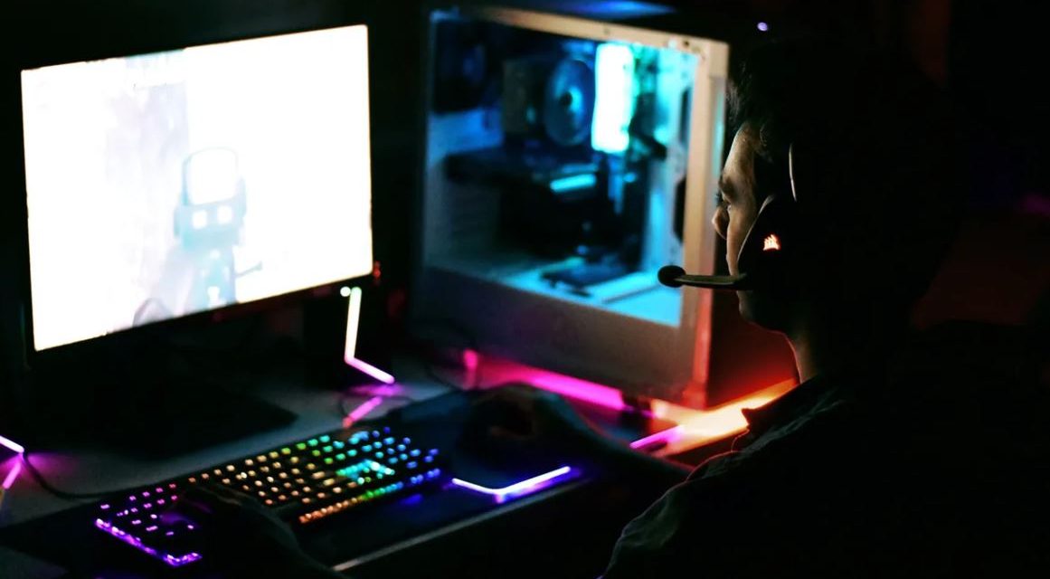 PERKS OF PLAYING GAMES ON PC