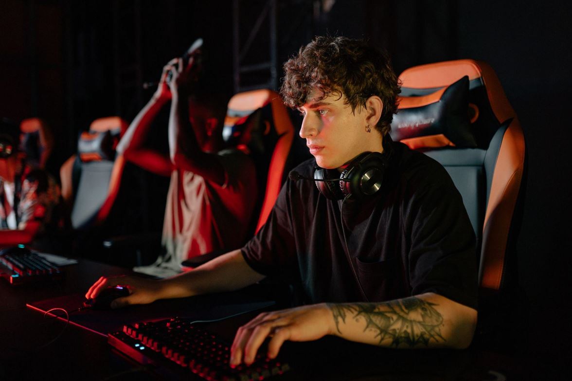 2 Game on for the Esports Industry: The Escalating Competition in Pro Gaming | VGLeaks 2.0
