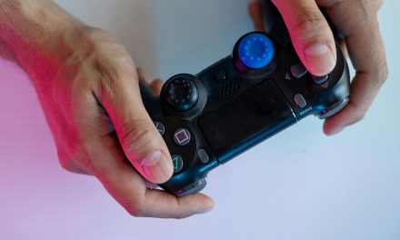 Do you really need a controller for mobile games?